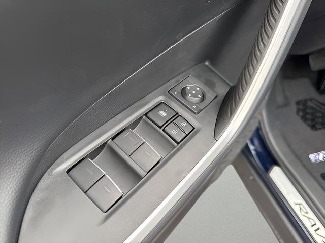 Used 2025 Toyota RAV4 Limited FWD image 12