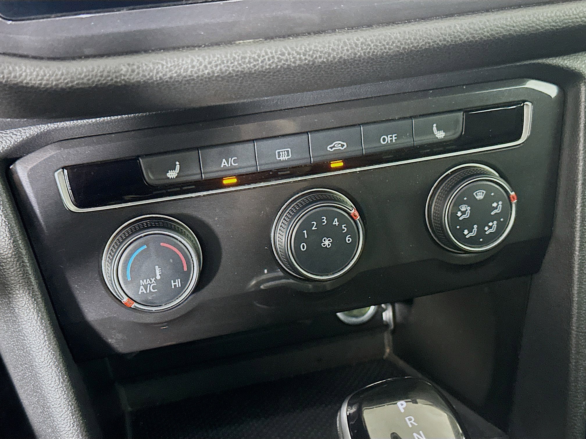 Used 2024 Volkswagen Tiguan Wolfsburg Edition image 23