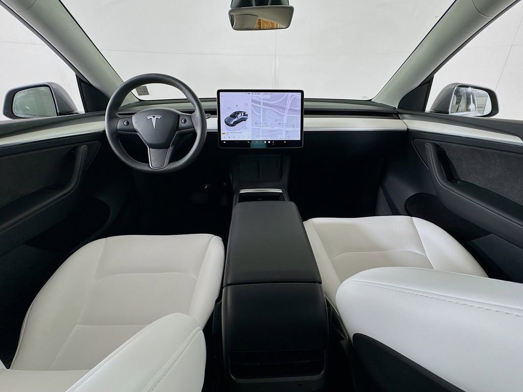 Used 2024 Tesla Model Y Long Range image 37