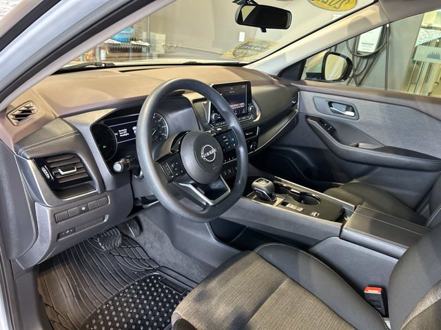 Used 2022 Nissan Rogue SV FWD image 48