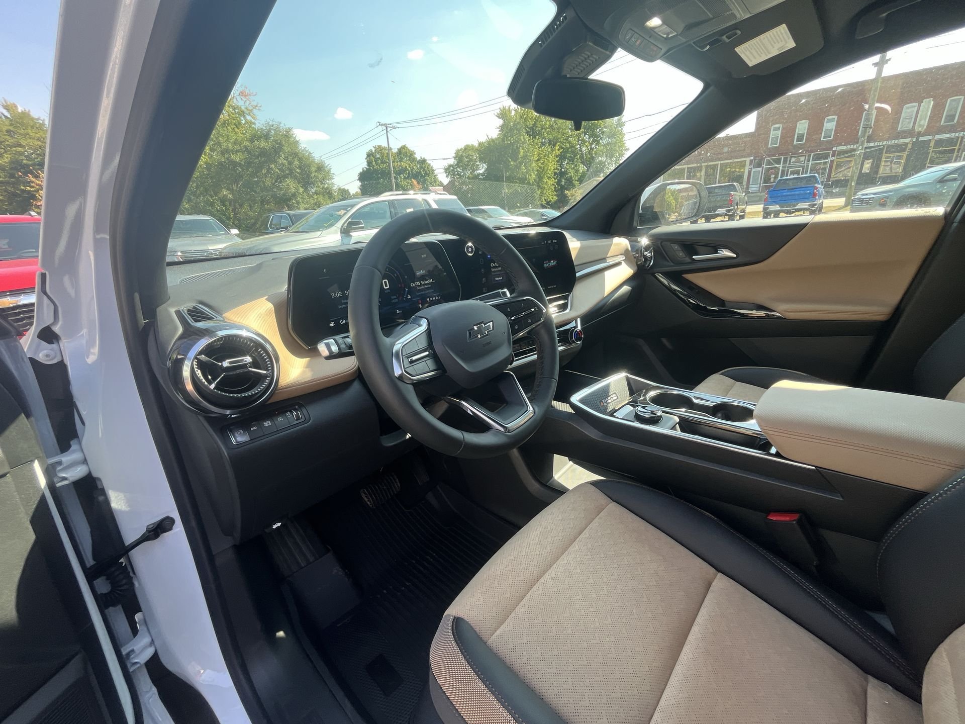 New 2026 Chevrolet Equinox ACTIV w/ Convenience Package III AWD/4WD image 35