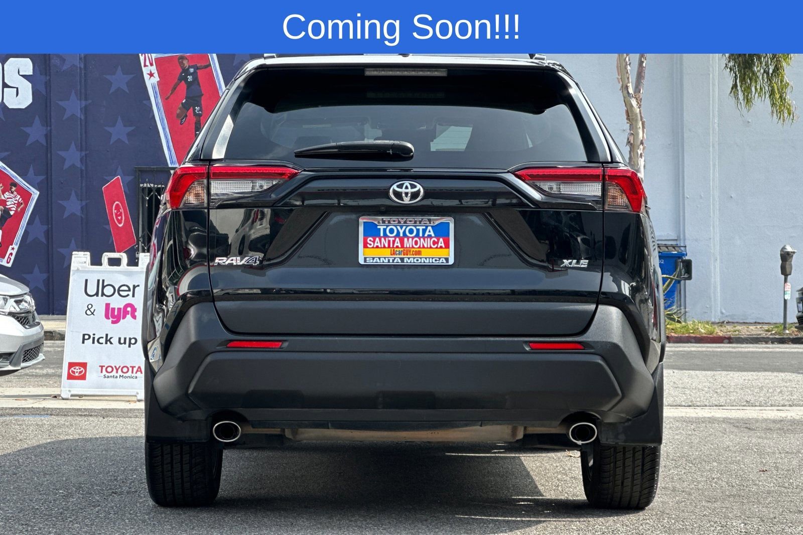 Used 2023 Toyota RAV4 XLE Premium FWD image 5