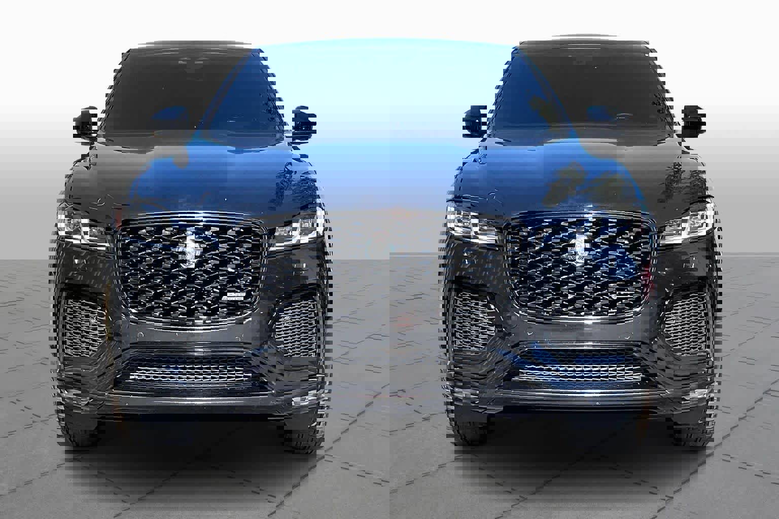 Used 2024 Jaguar F-PACE R-Dynamic S image 4