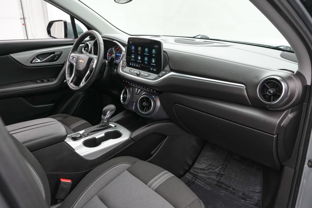 Used 2025 Chevrolet Blazer LT AWD/4WD image 22