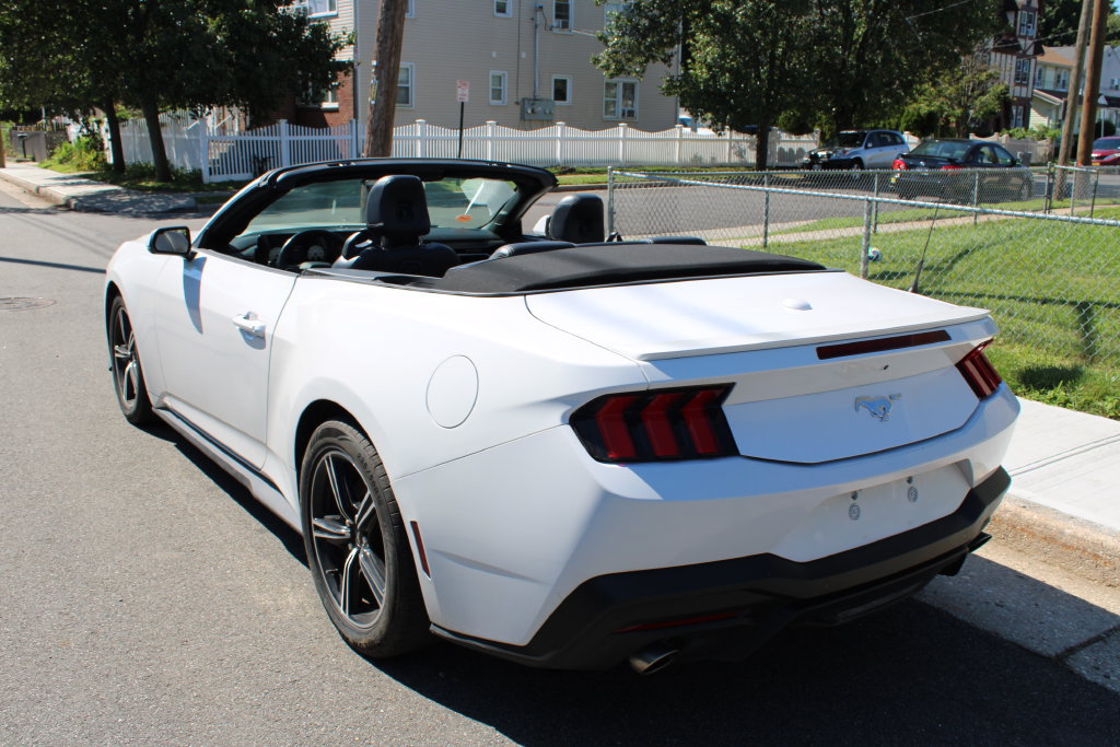 Used 2024 Ford Mustang Premium RWD image 7