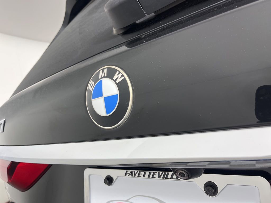 Used 2022 BMW X7 xDrive40i w/ Parking Assistance Package image 17