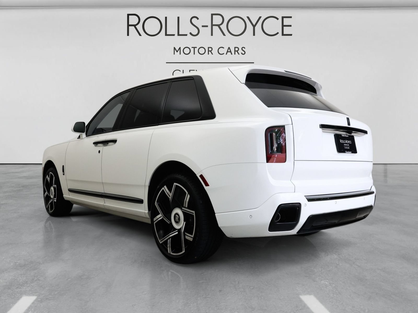 Certified 2025 Rolls-Royce Cullinan Black Badge AWD/4WD image 2