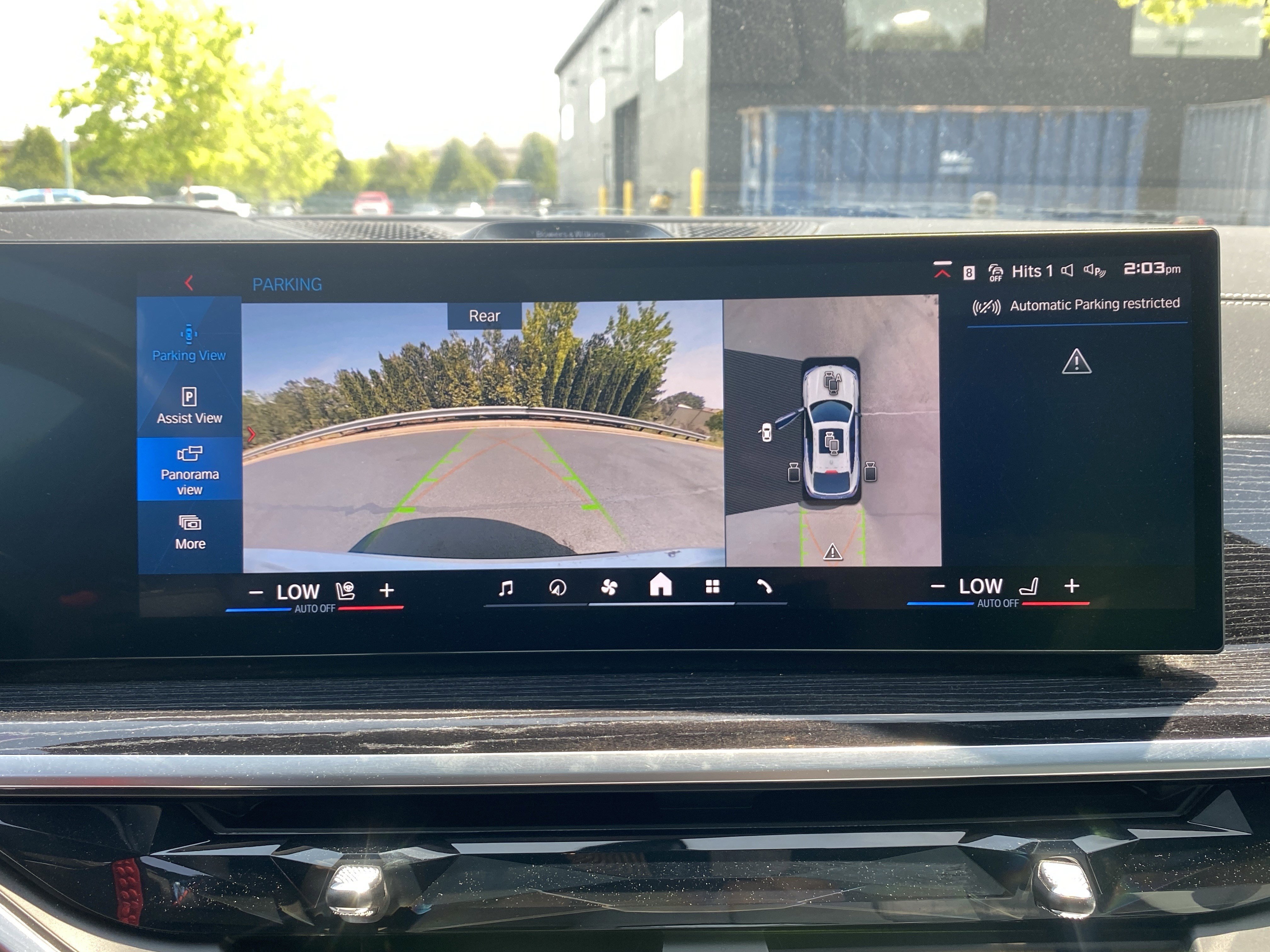 Used 2025 BMW X6 M Competition w/ Executive Package image 39