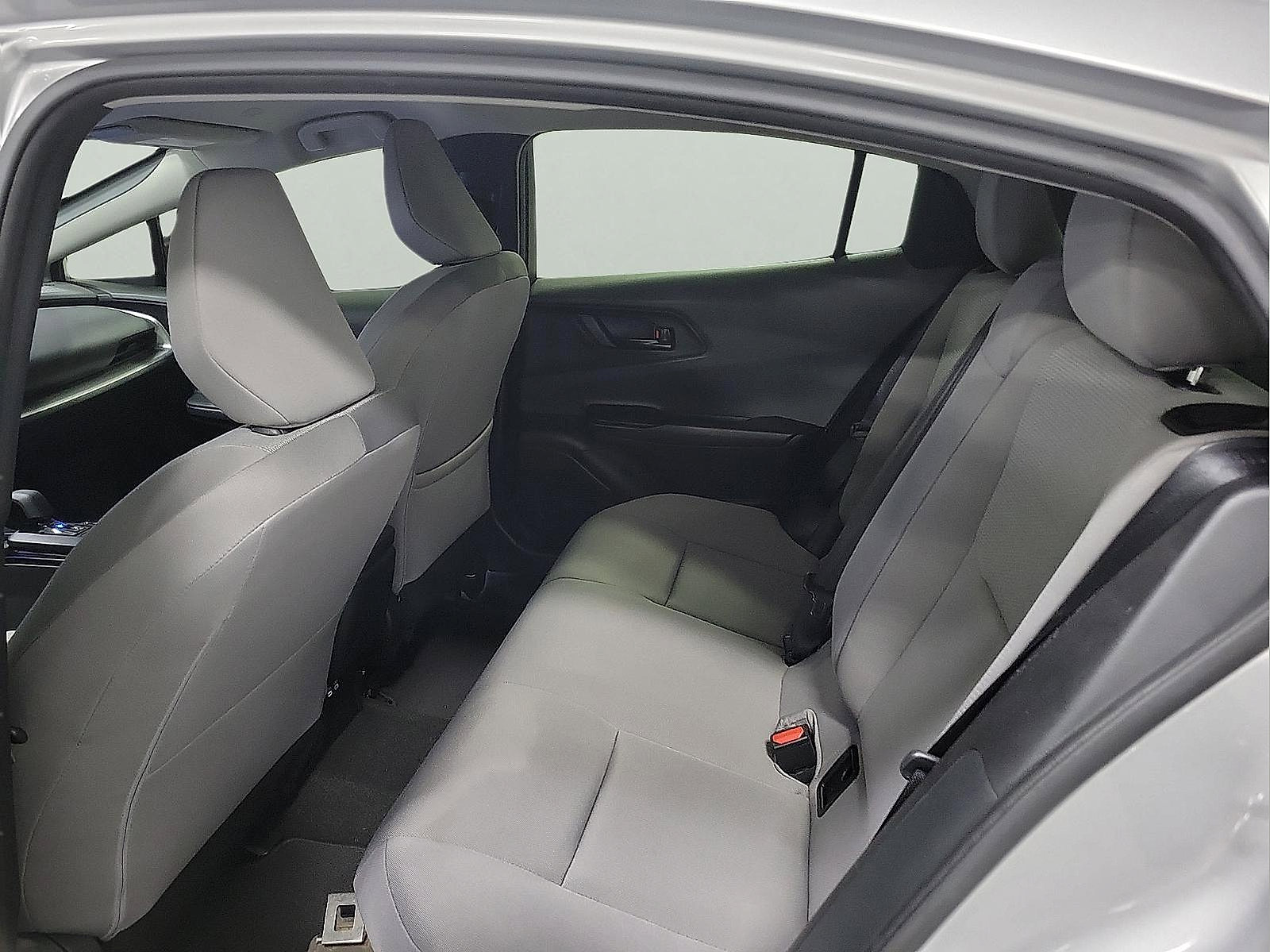 Certified 2025 Toyota Prius LE FWD image 9