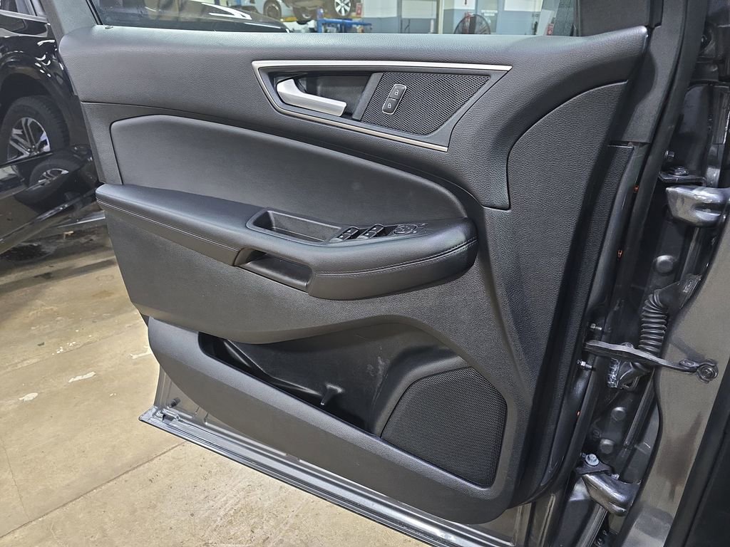 Used 2022 Ford Edge SEL w/ Convenience Package image 28