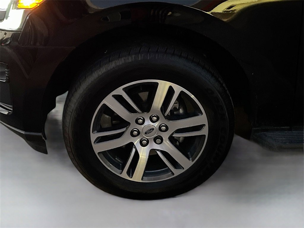 Used 2024 Ford Expedition XLT image 10