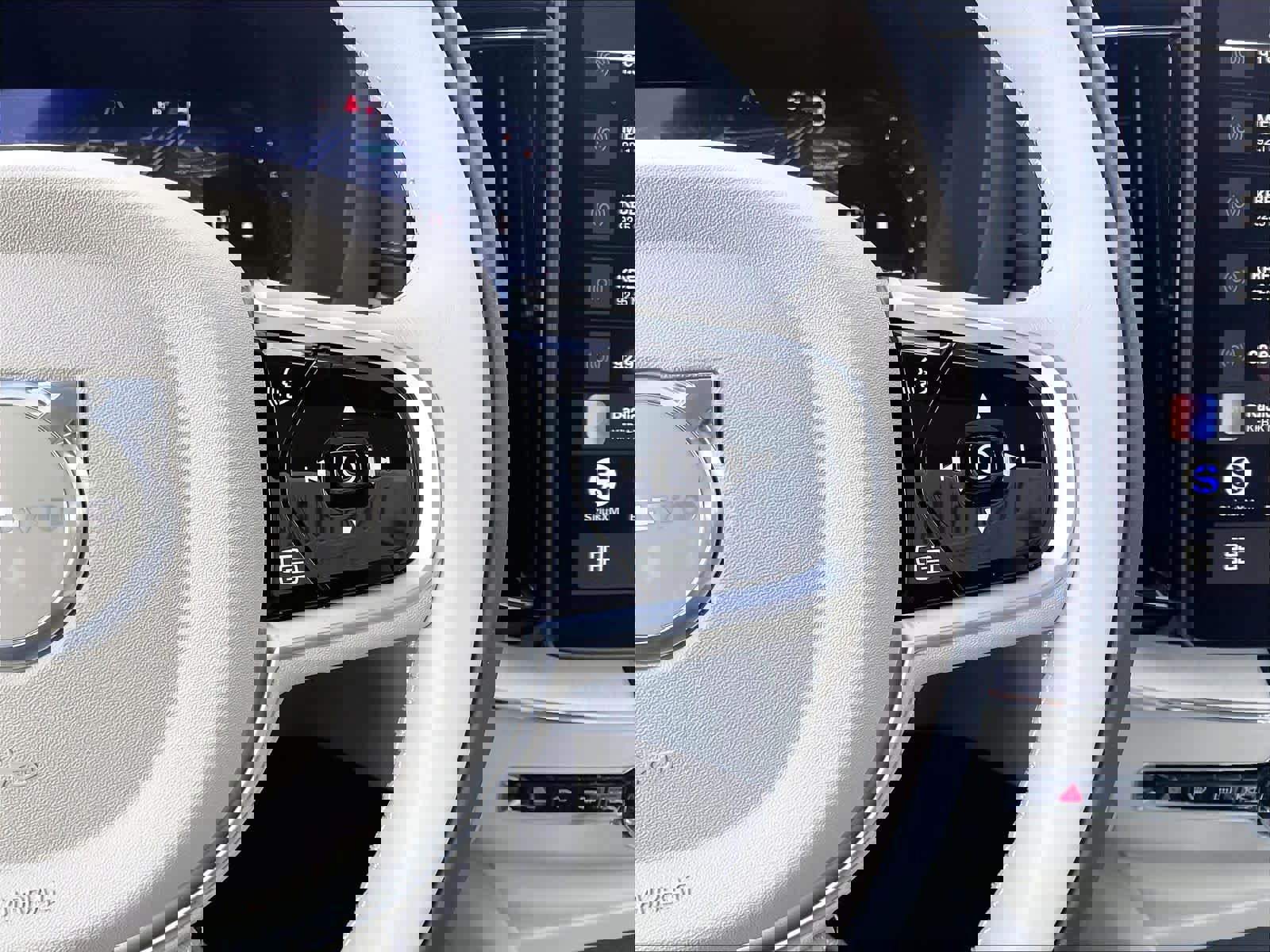 New 2026 Volvo XC60 B5 Ultra w/ Protection Package Premier image 18