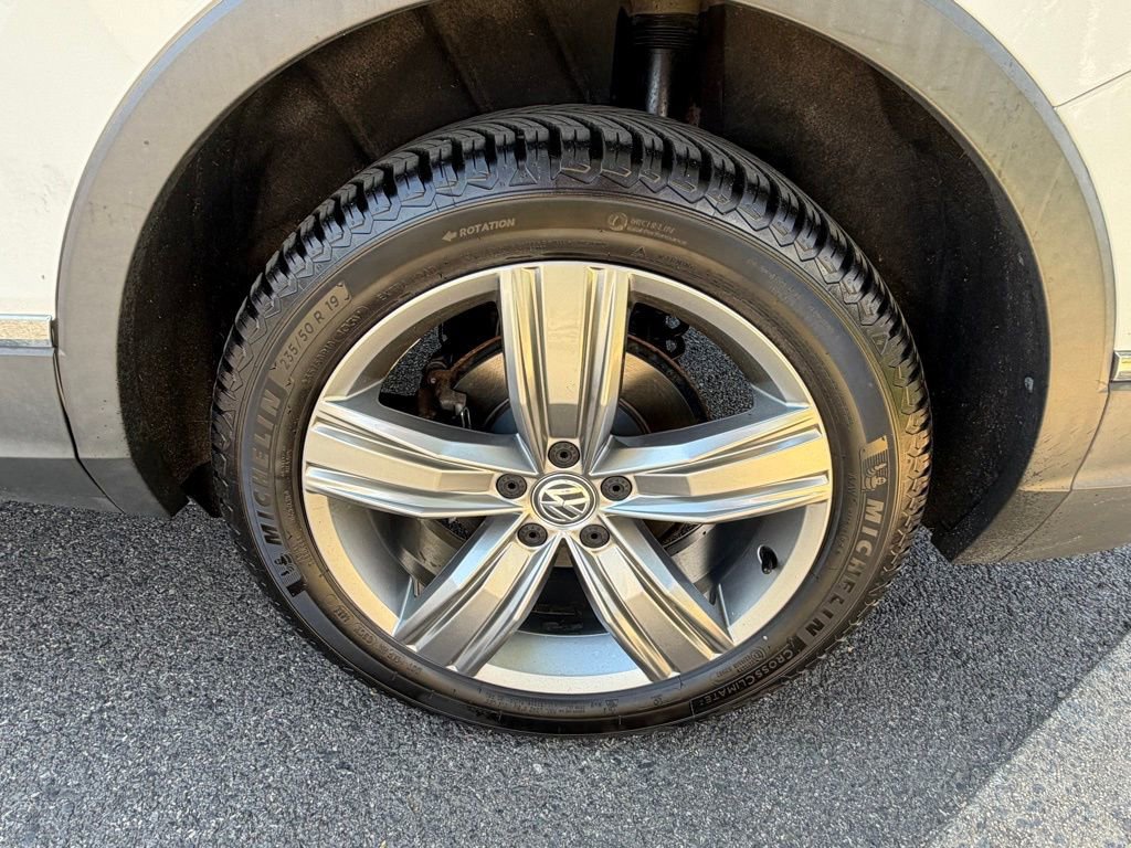 Used 2018 Volkswagen Tiguan SEL Premium AWD/4WD image 13