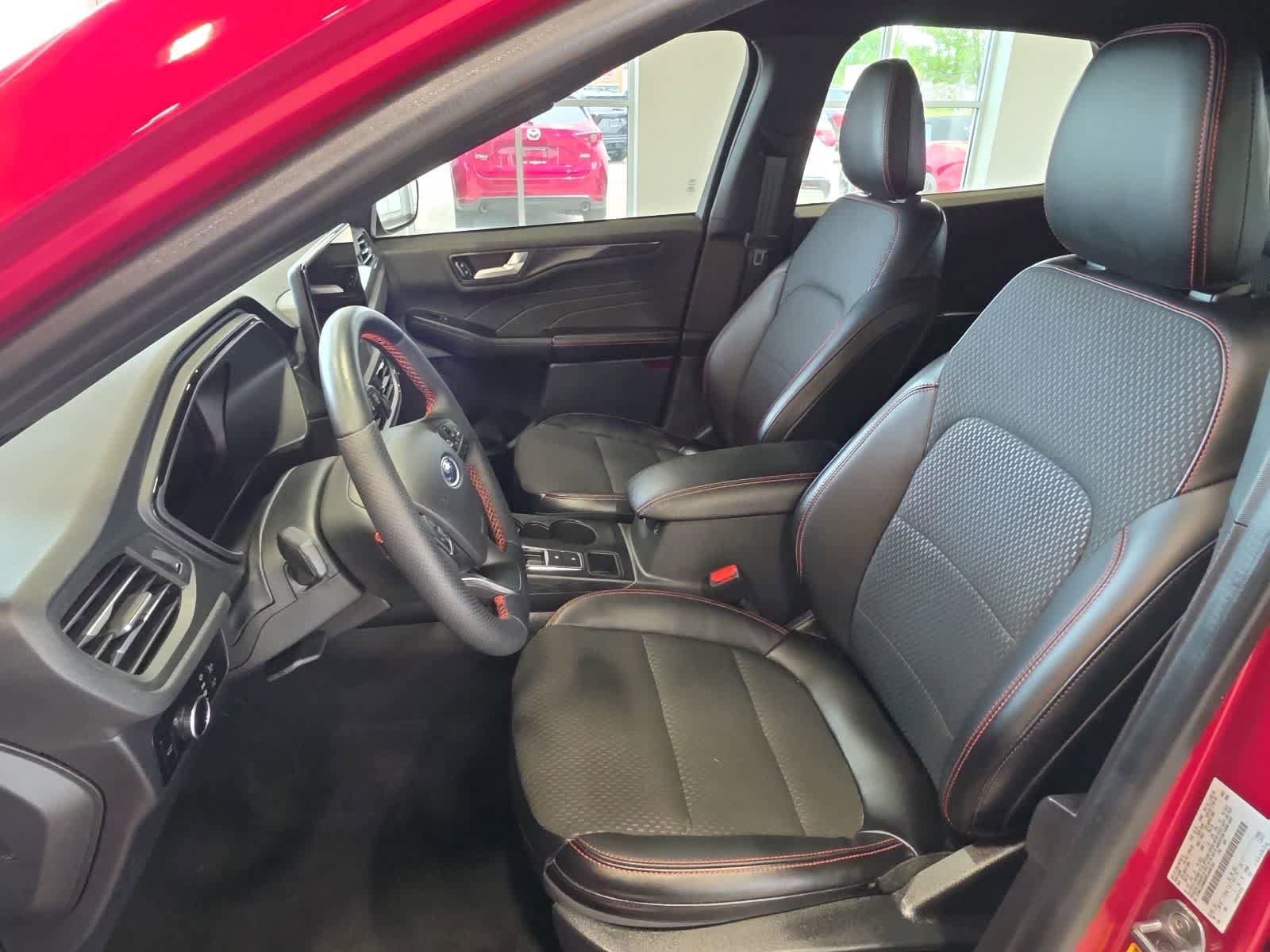 Used 2024 Ford Escape ST-Line w/ Tech Pack #1 AWD/4WD image 14