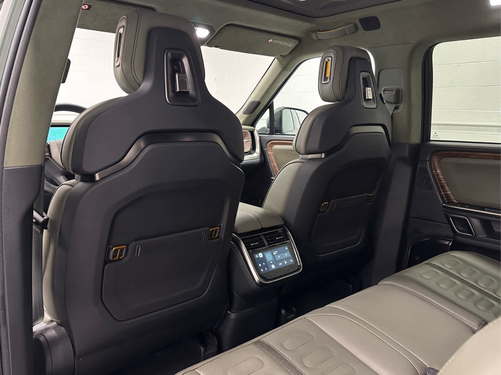 Used 2024 Rivian R1S Adventure image 14