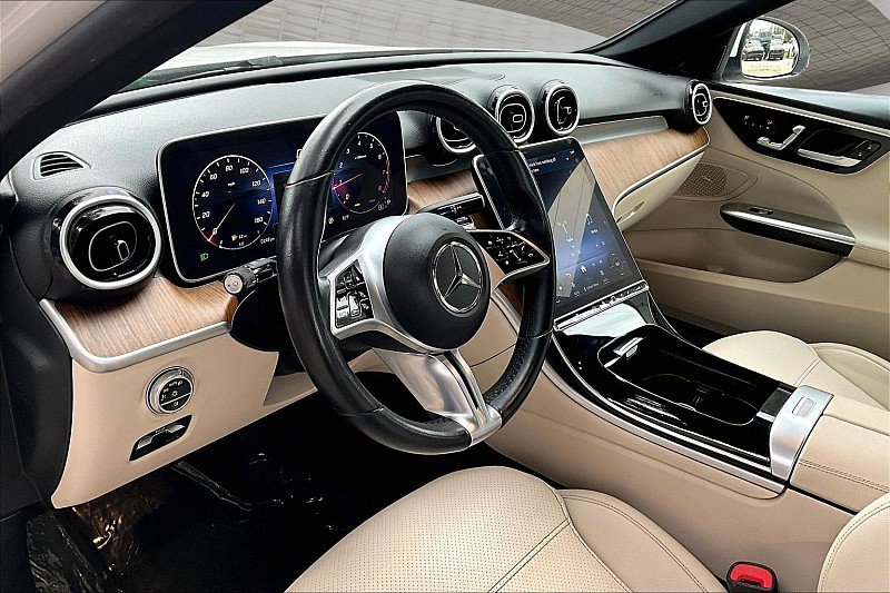 Used 2024 Mercedes-Benz C 300 Sedan image 12