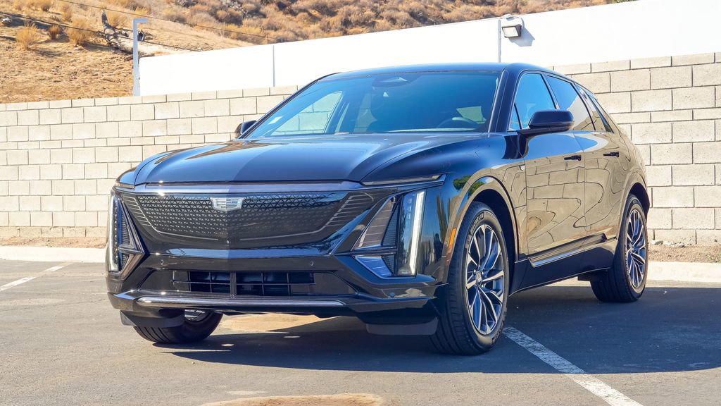 New 2026 Cadillac Lyriq Sport RWD image 2
