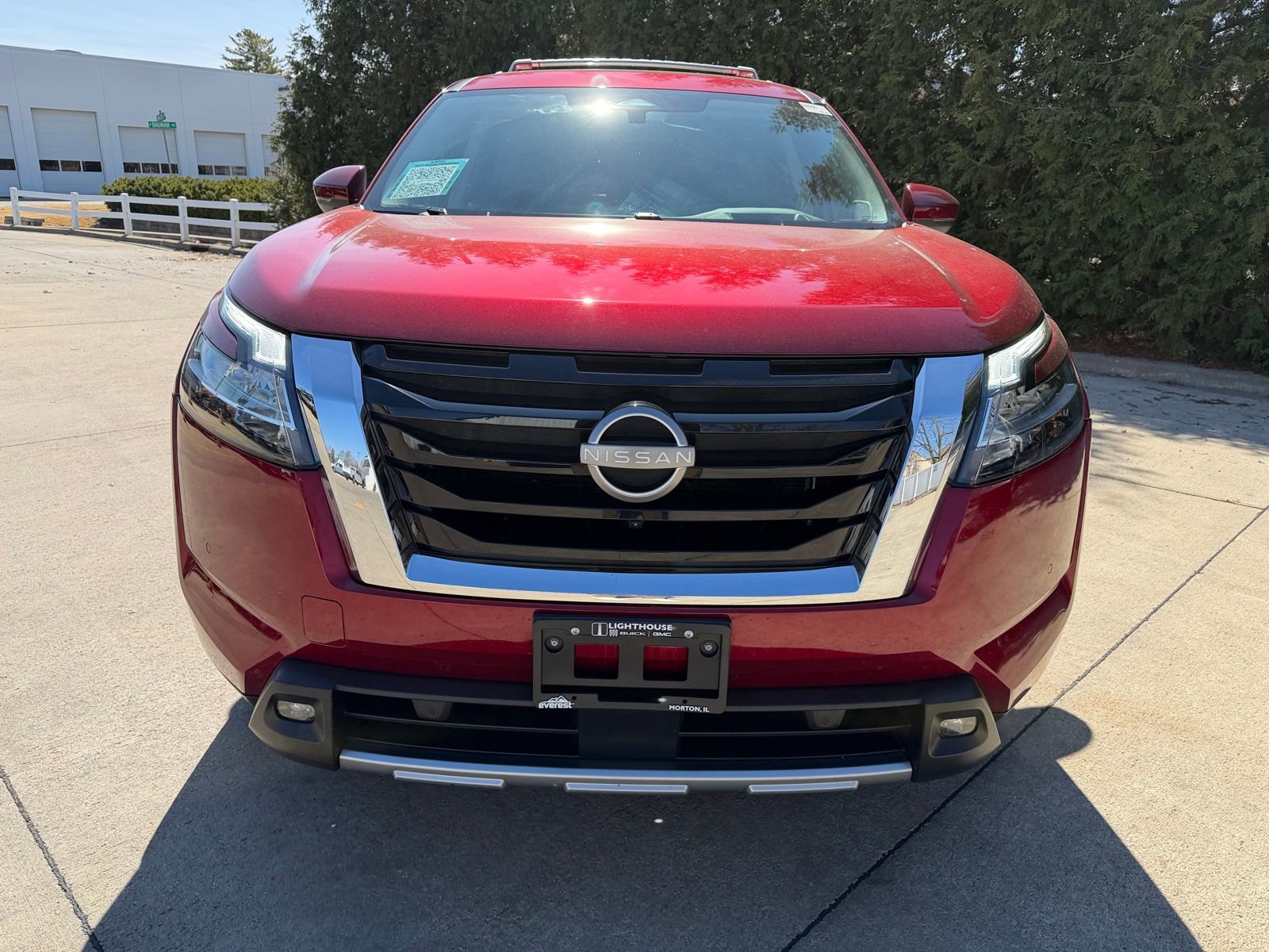 Used 2023 Nissan Pathfinder Platinum w/ Cargo Package image 6