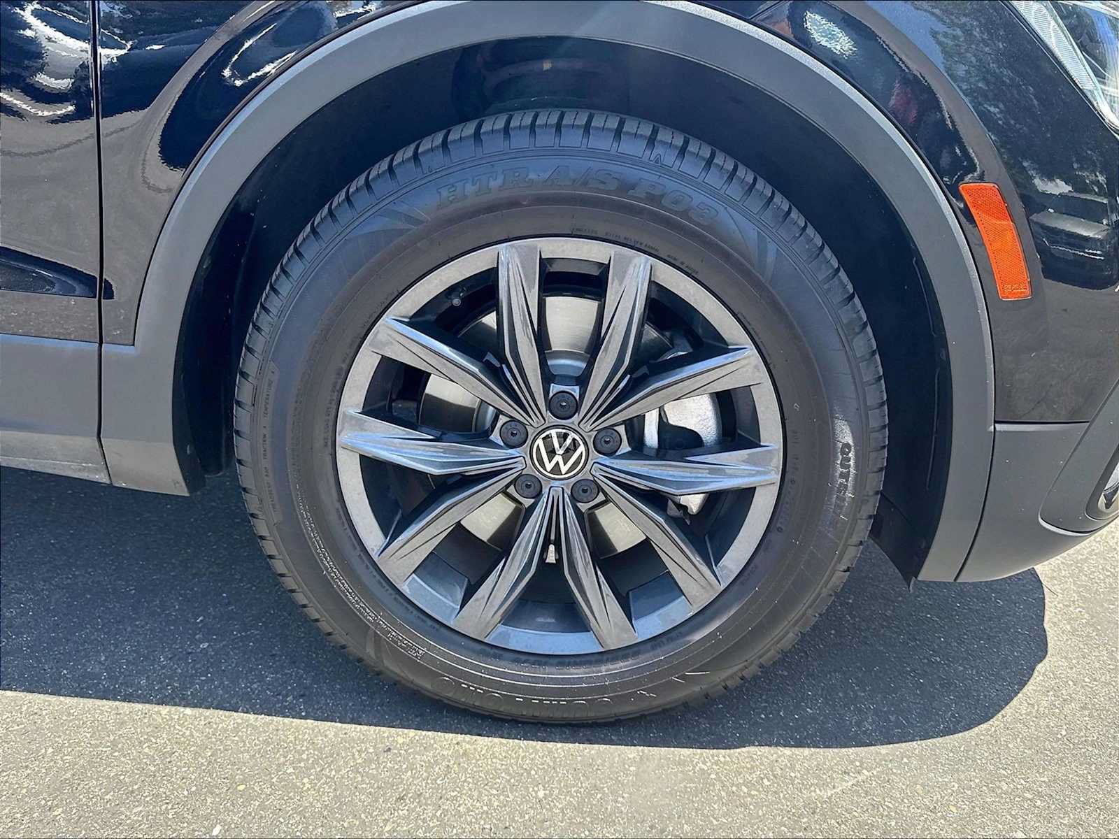 Used 2022 Volkswagen Tiguan SE AWD/4WD image 12