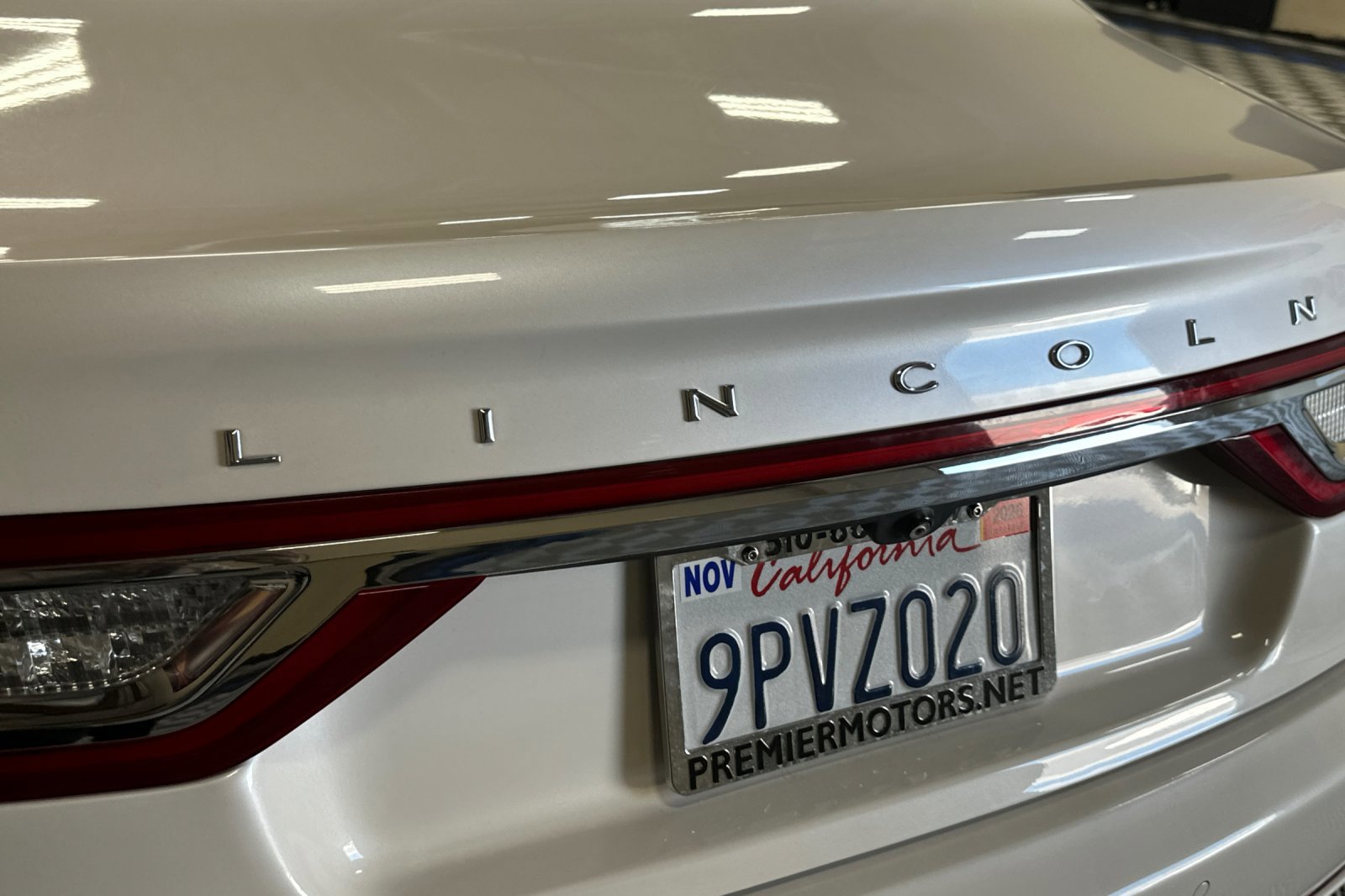 Used 2017 Lincoln Continental Select image 50