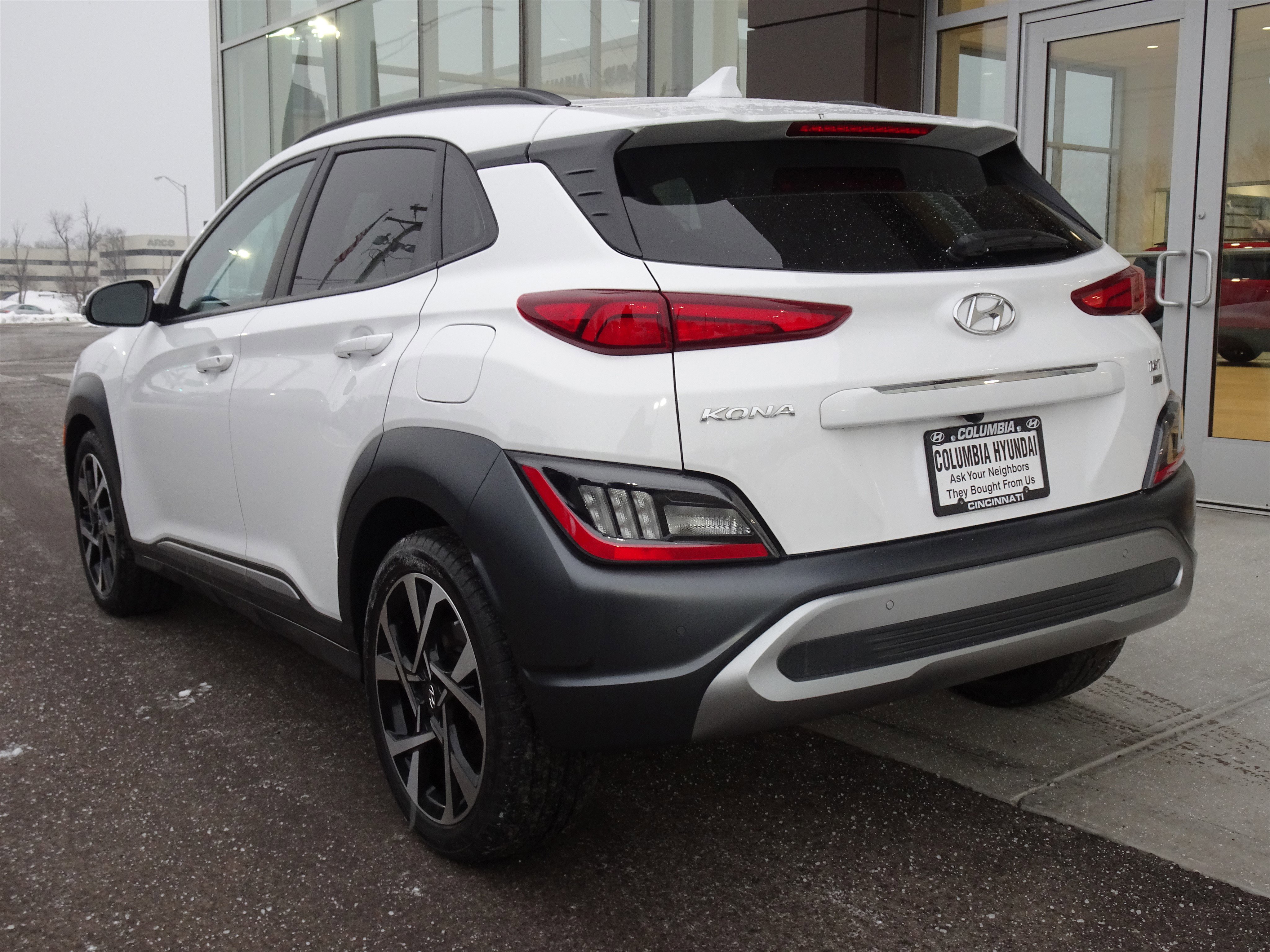 Used 2022 Hyundai Kona Limited image 3