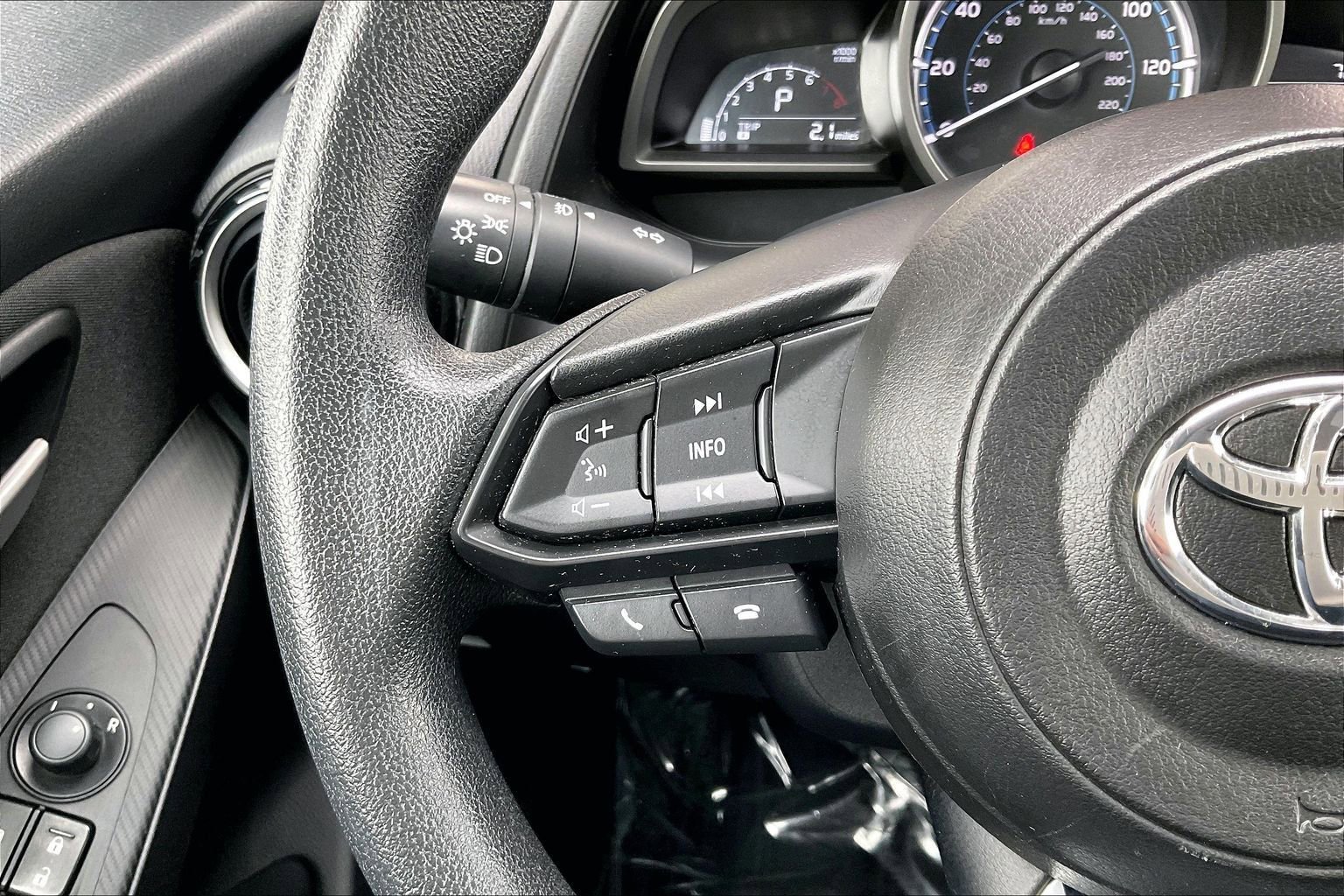 Used 2019 Toyota Yaris LE image 10