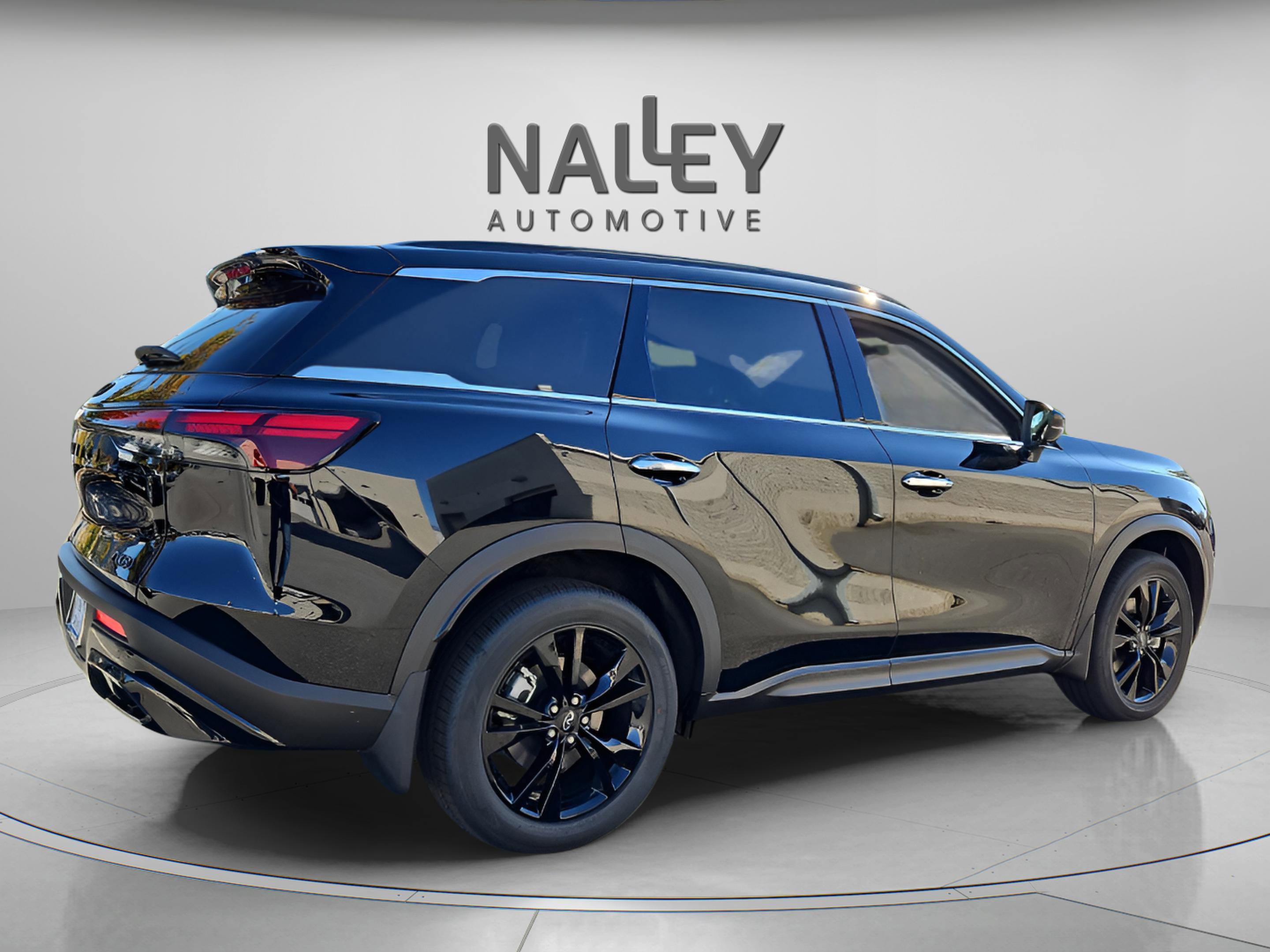 Certified 2025 INFINITI QX60 Luxe w/ Black Edition image 5