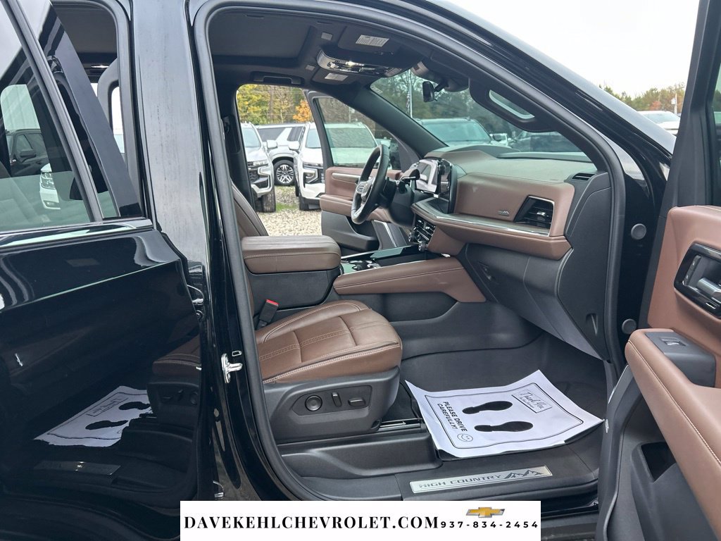 Used 2026 Chevrolet Suburban High Country w/ Sun And Tow Package AWD/4WD image 20