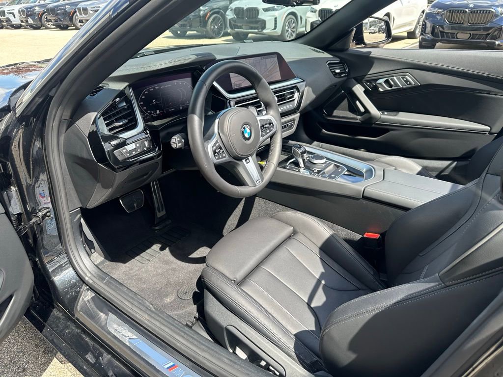 Used 2024 BMW Z4 M40i w/ Shadowloine Package RWD image 7