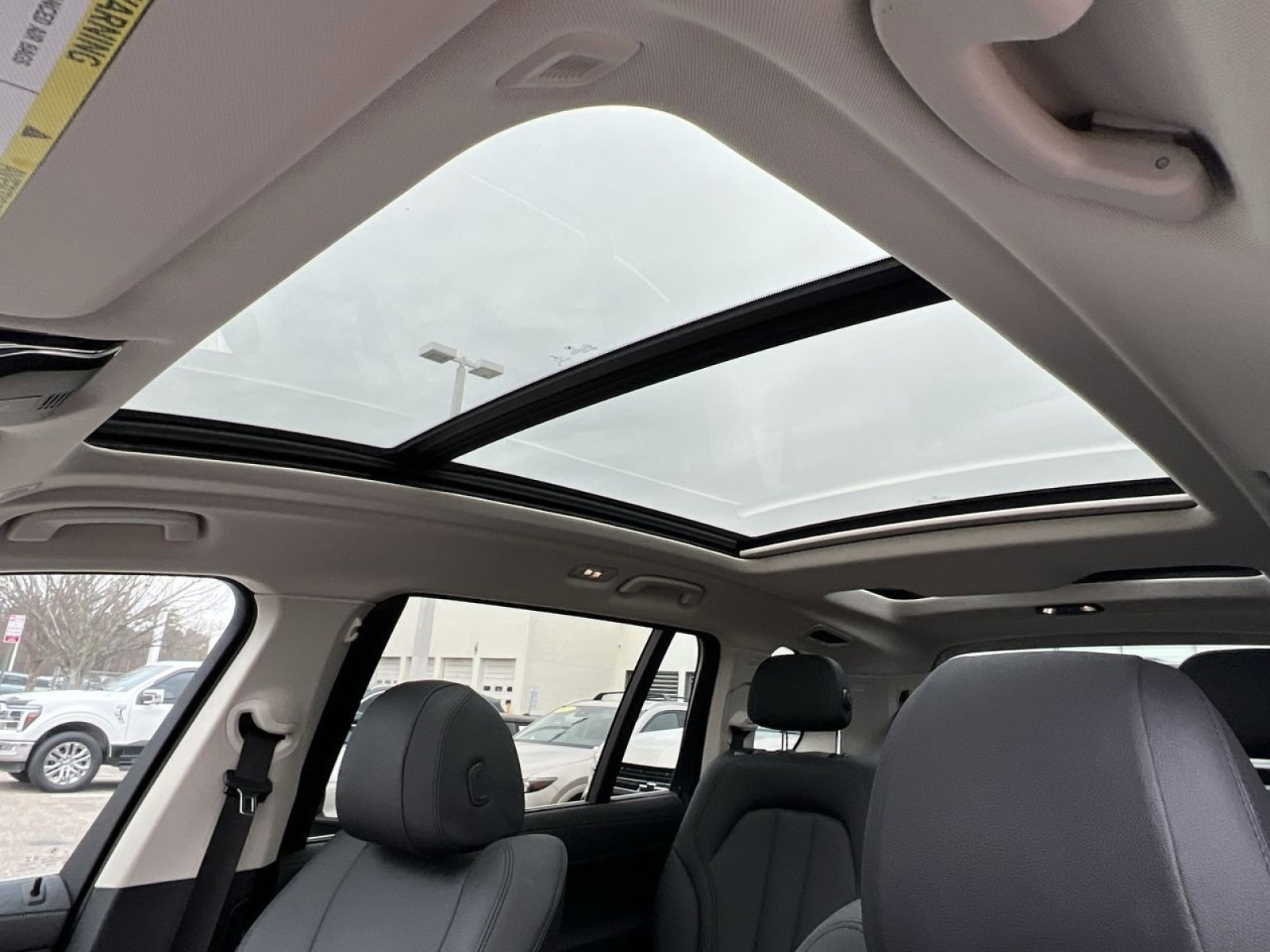 Used 2022 BMW X7 xDrive40i w/ Premium Package image 21