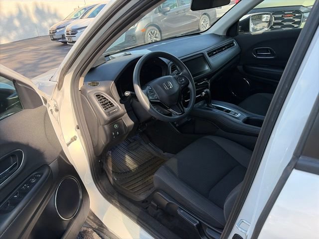 Used 2022 Honda HR-V EX image 9