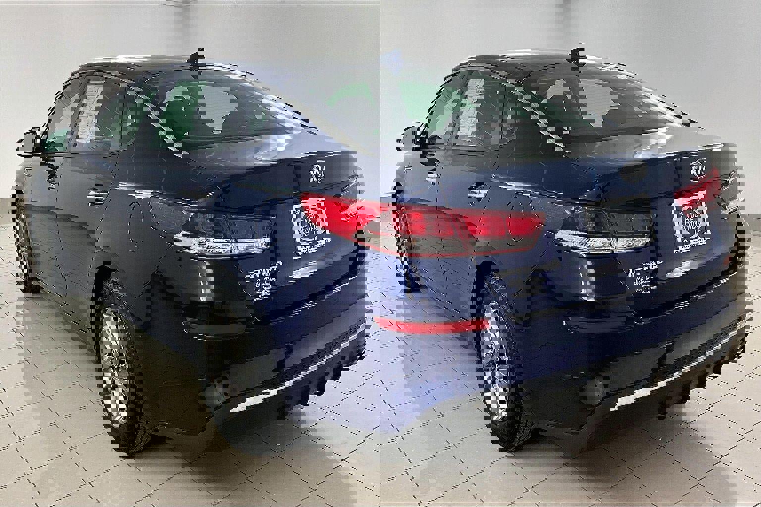 Used 2019 Kia Optima LX image 4