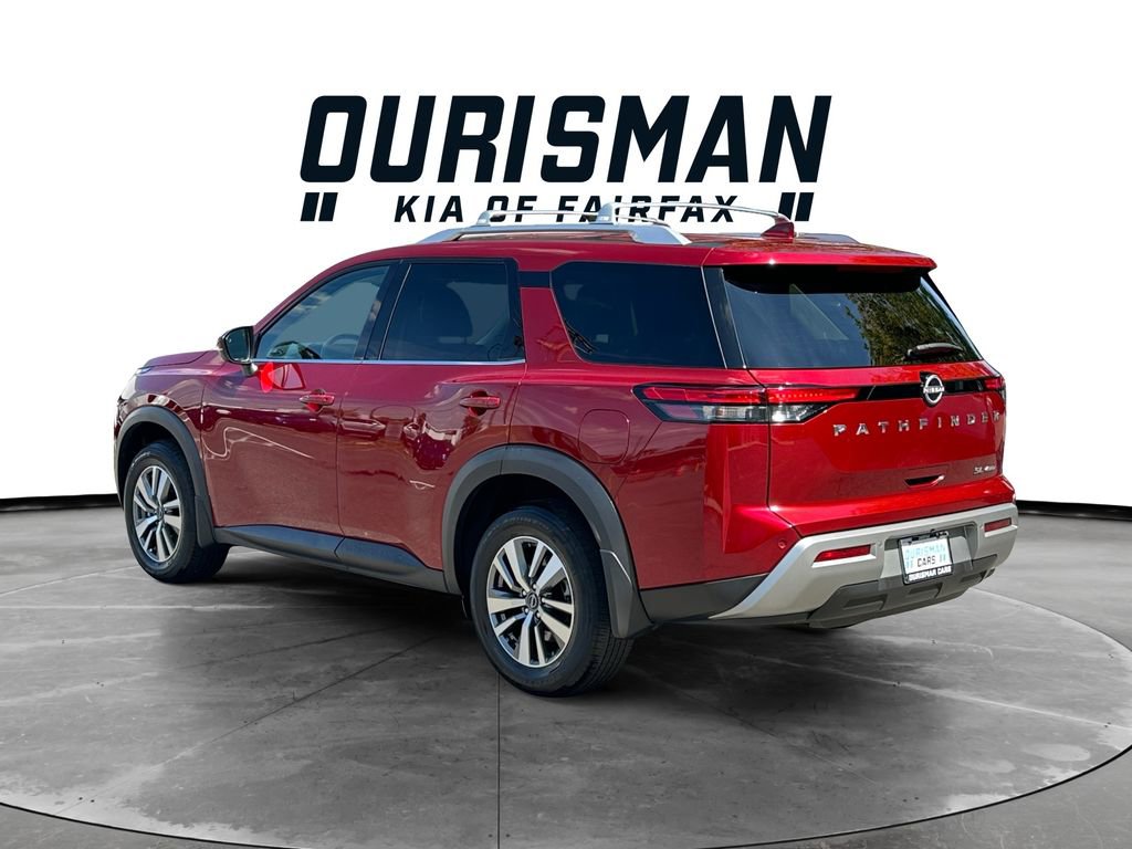 Used 2023 Nissan Pathfinder SL AWD/4WD image 4