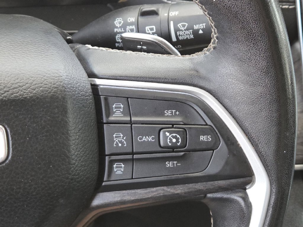 Used 2022 Jeep Grand Cherokee L Limited AWD/4WD image 5
