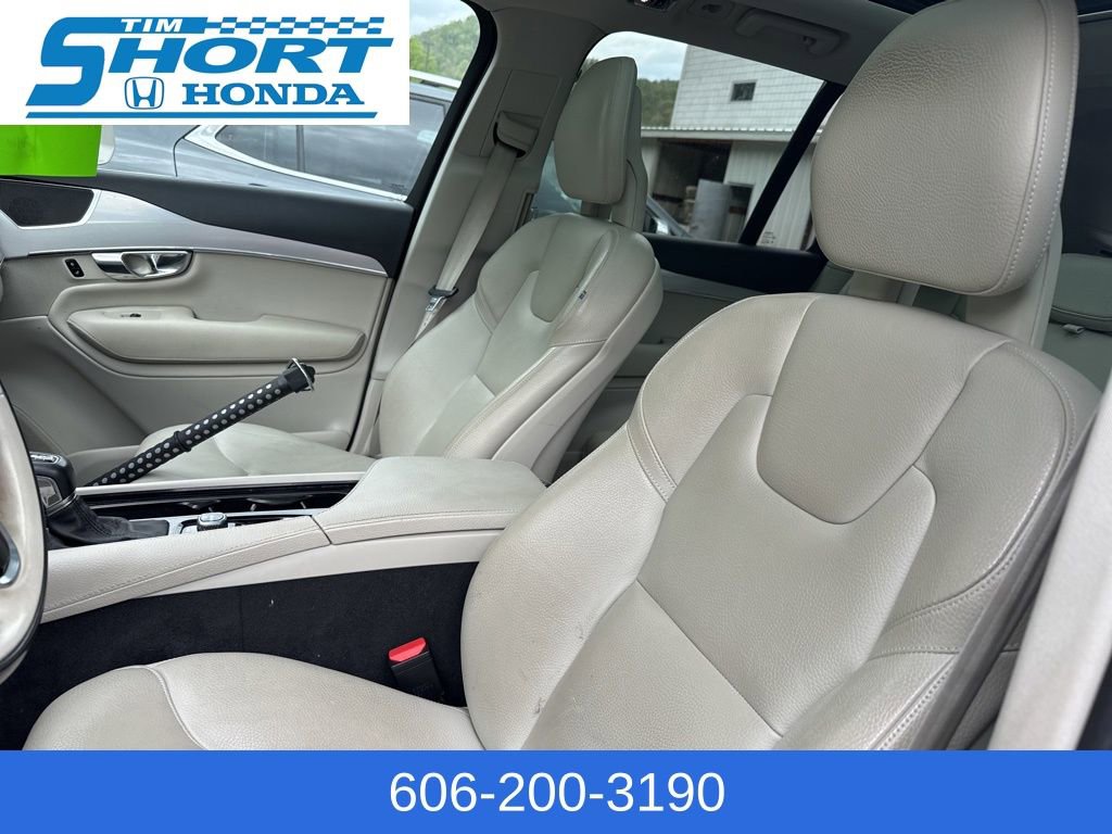 Used 2017 Volvo XC90 T6 Momentum w/ Vision Package image 15