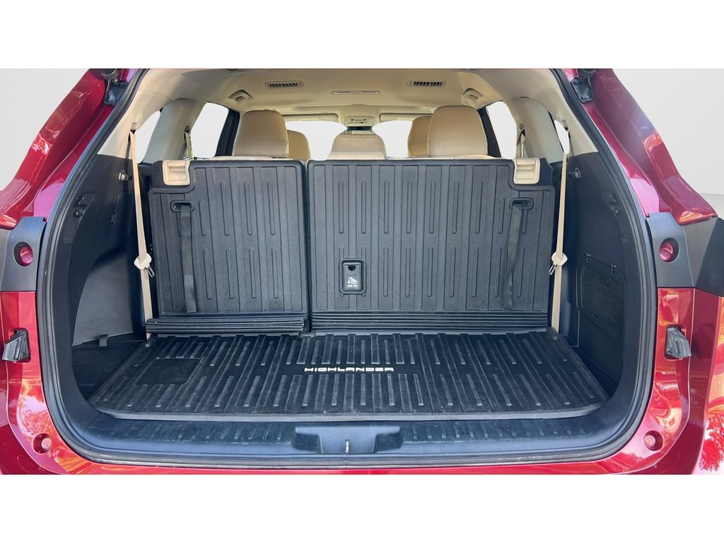Used 2022 Toyota Highlander XLE FWD image 9