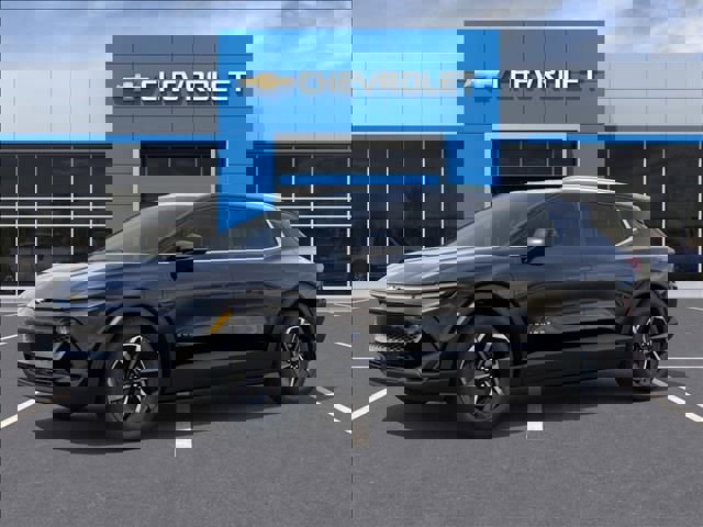 New 2026 Chevrolet Equinox EV LT image 2