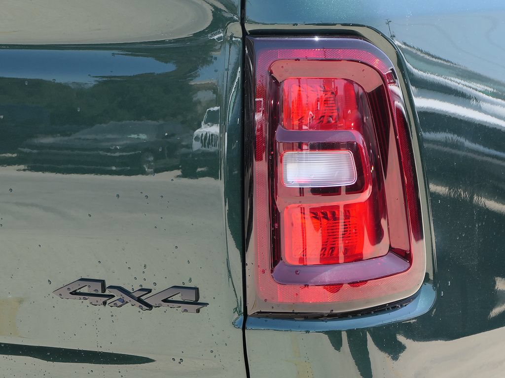 New 2026 RAM 1500 Express AWD/4WD image 4