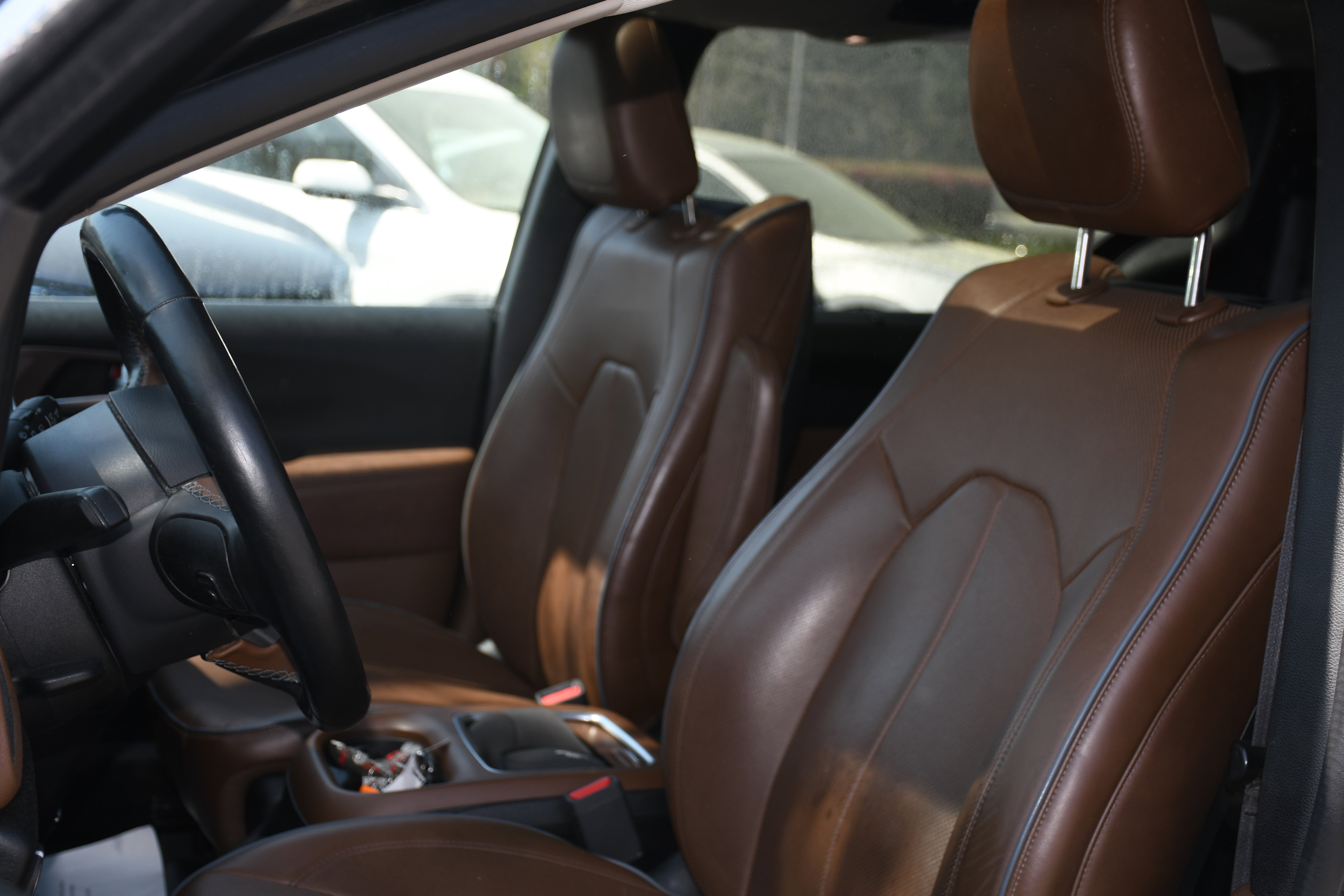 Used 2017 Chrysler Pacifica Limited w/ UConnect Theater Package image 13