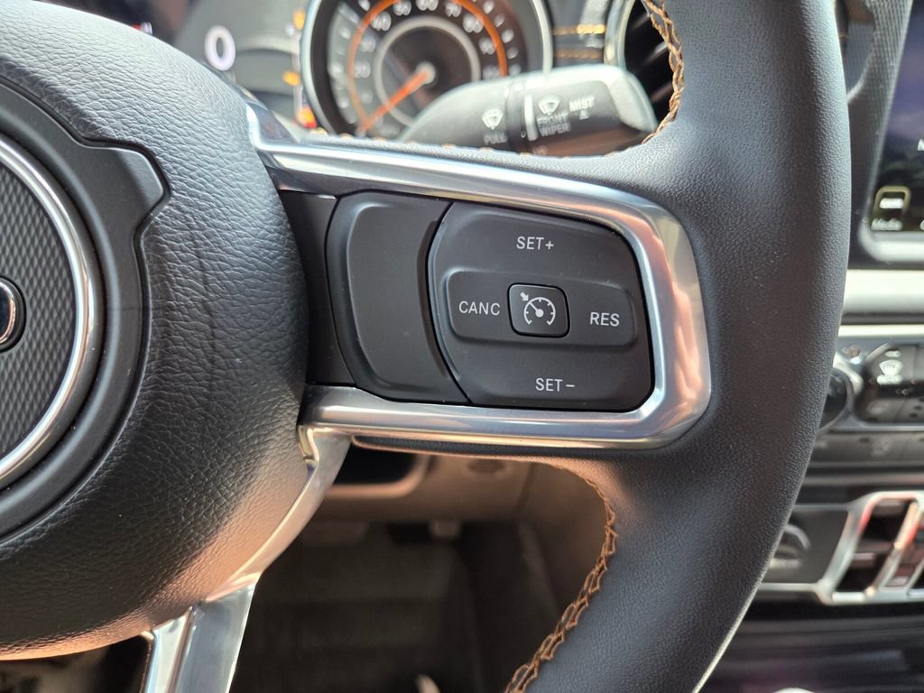 Used 2023 Jeep Gladiator Overland AWD/4WD image 31