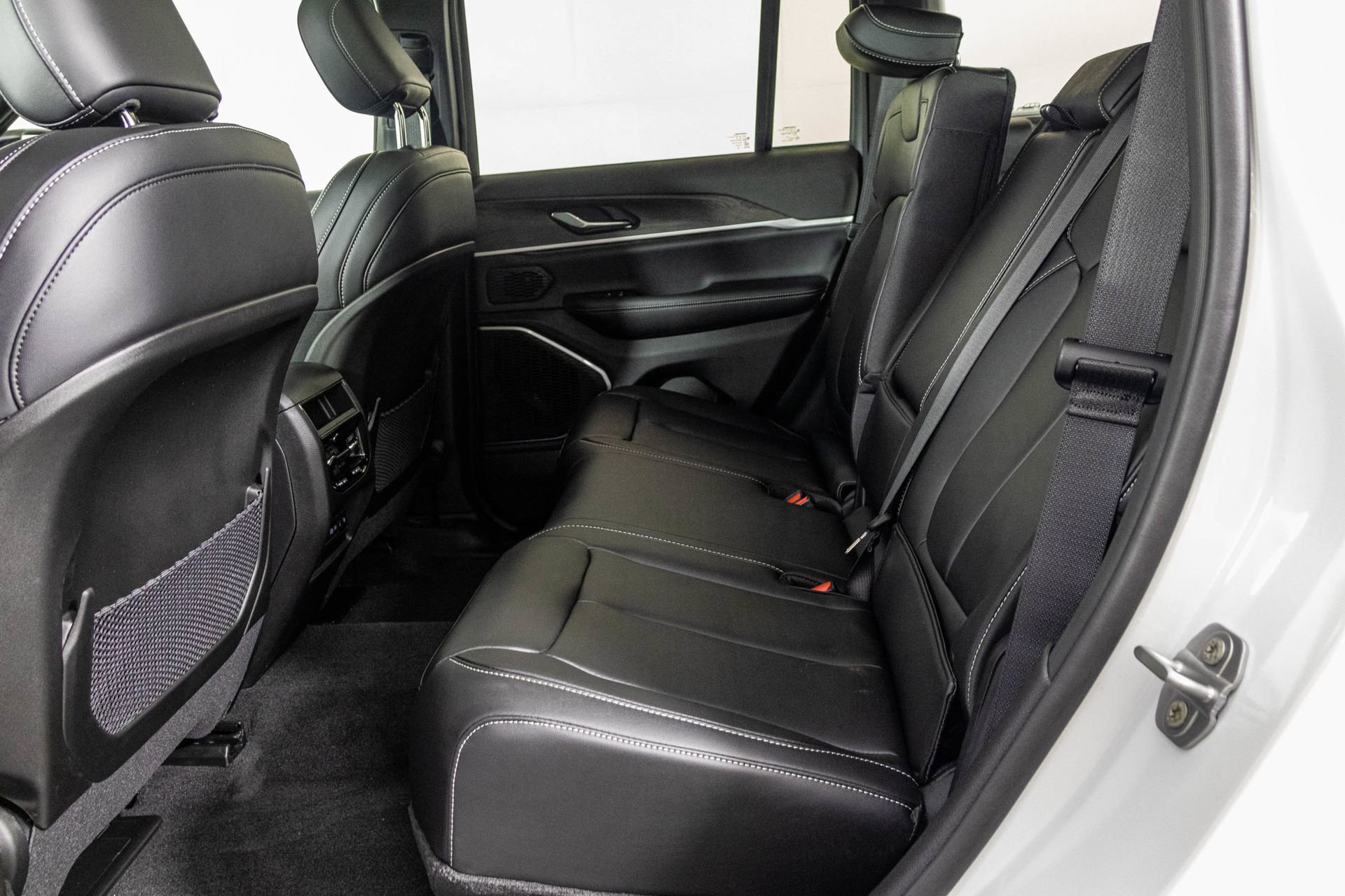 New 2026 Jeep Grand Cherokee Limited image 36