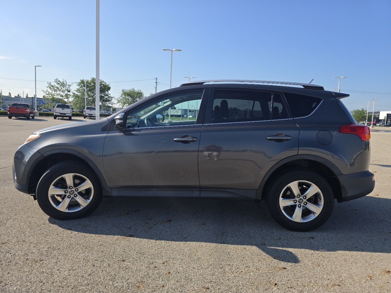 Used 2015 Toyota RAV4 XLE FWD image 16