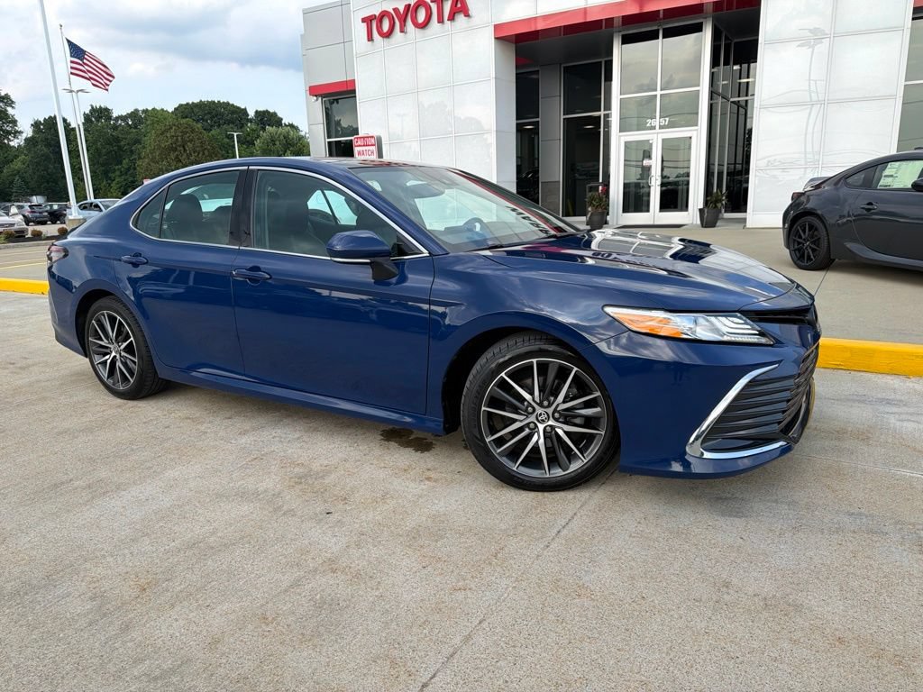 Used 2023 Toyota Camry XLE w/ Navigation Package FWD image 32