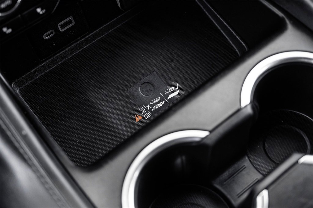 Used 2022 Chevrolet Suburban LT image 26