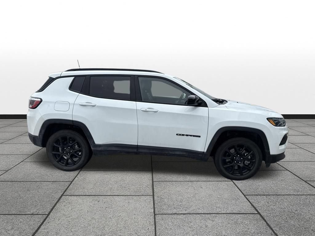 Used 2026 Jeep Compass Latitude AWD/4WD image 4