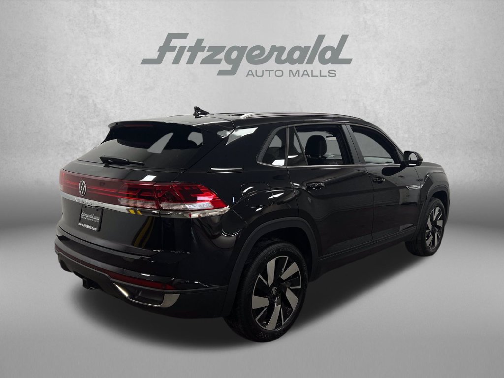 Used 2024 Volkswagen Atlas Cross Sport SE FWD image 6