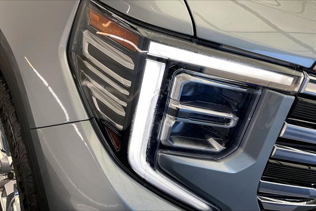 Used 2024 GMC Sierra 1500 SLT w/ SLT Premium Plus Package image 28