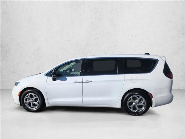 Used 2024 Chrysler Pacifica Limited FWD image 9