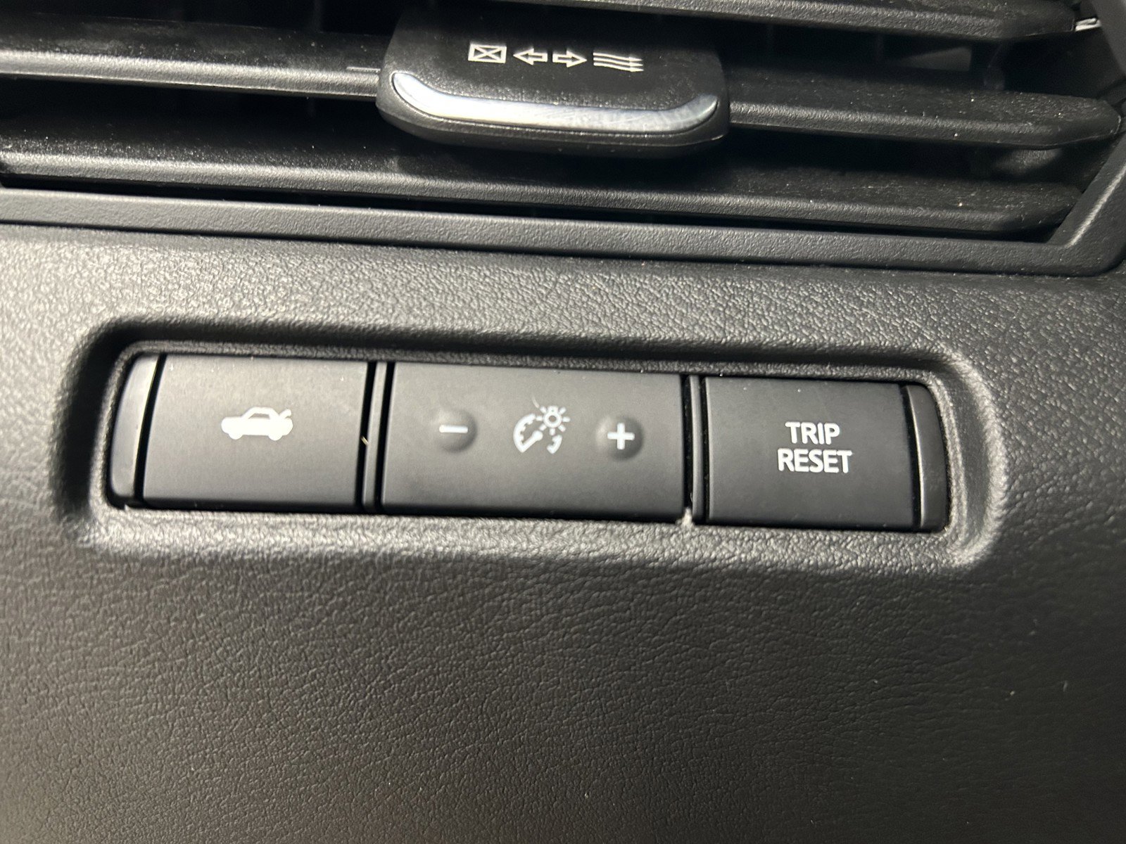 Used 2024 Nissan Altima 2.5 SV image 21