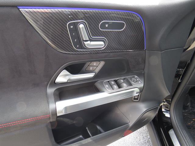 Used 2025 Mercedes-Benz GLB 35 AMG 4MATIC image 9